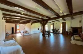Luxury 5 Bed Holiday Home For Sale in Budinscina
