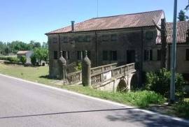 Stunning 6 Bedroom Estate For Sale in Giacciano Veneto Italy