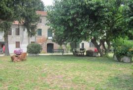 Stunning 6 Bedroom Estate For Sale in Giacciano Veneto Italy