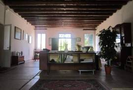Stunning 6 Bedroom Estate For Sale in Giacciano Veneto Italy