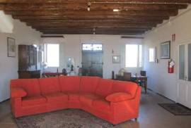 Stunning 6 Bedroom Estate For Sale in Giacciano Veneto Italy