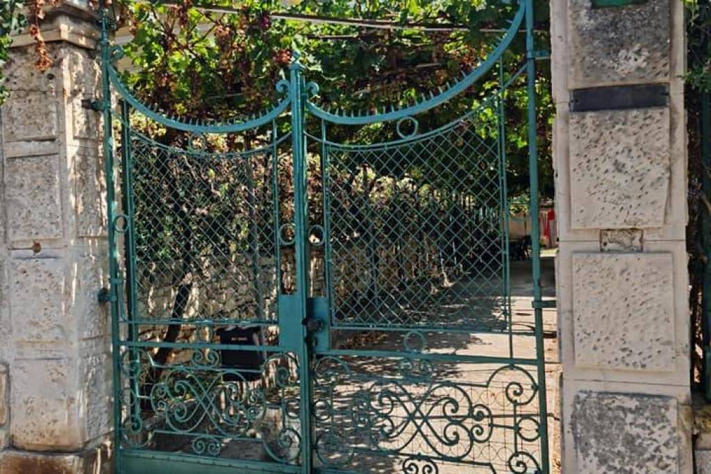 Excellent 5 Bed House for Development for Sale in Pula Istria