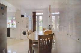Stunning 4 Bed Semi Detached House For Sale in Pinner Middlesex United