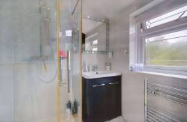 Stunning 4 Bed Semi Detached House For Sale in Pinner Middlesex United
