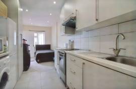 Stunning 4 Bed Semi Detached House For Sale in Pinner Middlesex United
