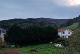 Urban plot for sale in Barrio Sámano-Helguera, ideal for building a detached villa.