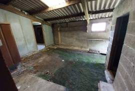 Detached House with Garden Detached House with Garden
