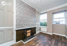 4 bedroom, Terraced House for sale