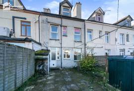4 bedroom, Terraced House for sale