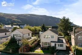 4 bedroom, Terraced House for sale