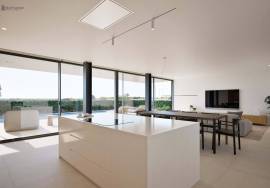 Luxury 4-bedroom villa with stunning views, 300m from Camilo Beach