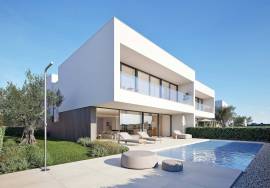 Luxury 4-bedroom villa with stunning views, 300m from Camilo Beach