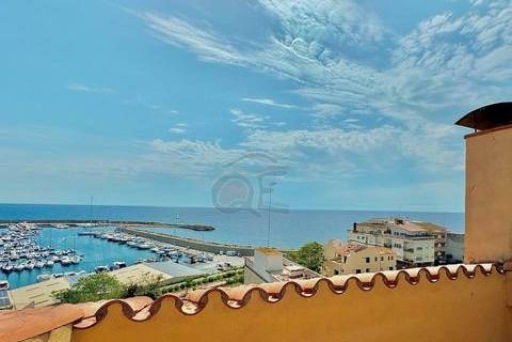 BEAUTIFUL PENTHOUSE WITH VIEWS OF THE SEA AND PORT MARINA DE PALAMÓS