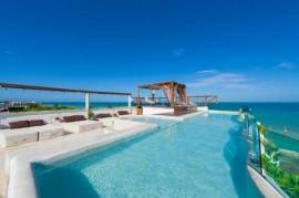 Luxury and Comfort at the Ocean's Edge