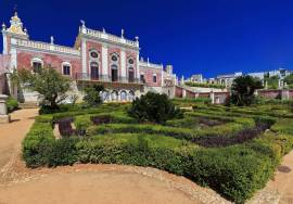 Rooftop hotel with high potential – Faro (Algarve)