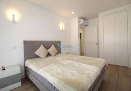 Semi-new 3+1 bedroom townhouse with private pool and garage for sale - Ferreiras/Albufeira