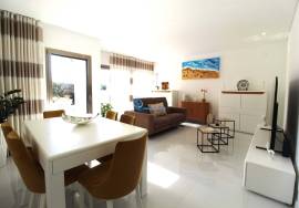 Semi-new 3+1 bedroom townhouse with private pool and garage for sale - Ferreiras/Albufeira