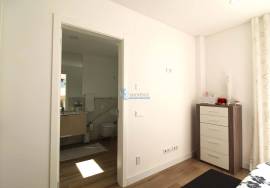 Semi-new 3+1 bedroom townhouse with private pool and garage for sale - Ferreiras/Albufeira