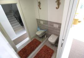 Semi-new 3+1 bedroom townhouse with private pool and garage for sale - Ferreiras/Albufeira