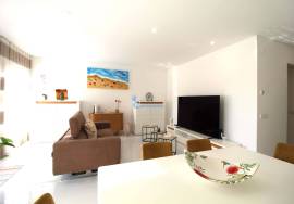 Semi-new 3+1 bedroom townhouse with private pool and garage for sale - Ferreiras/Albufeira