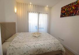 Semi-new 3+1 bedroom townhouse with private pool and garage for sale - Ferreiras/Albufeira