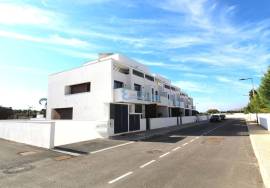 Semi-new 3+1 bedroom townhouse with private pool and garage for sale - Ferreiras/Albufeira