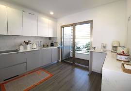 Semi-new 3+1 bedroom townhouse with private pool and garage for sale - Ferreiras/Albufeira