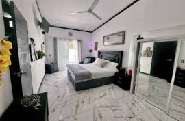 Luxury Casa Lux For Sale in Granada