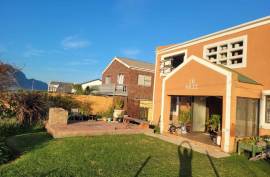Excellent 5 Bed Villa For Sale in Bettys Bay Western Cape South