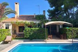 Luxury 4 Bed Villa For Sale in Alcora Castellon
