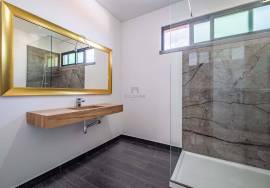 DETACHED 3+2 BEDROOM VILLA LOCATED IN FUNCHAL