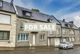 Town House with Neat Garden