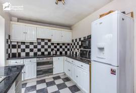 3 bedroom, Detached house for sale