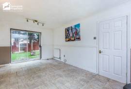 3 bedroom, Detached house for sale