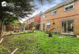 3 bedroom, Detached house for sale