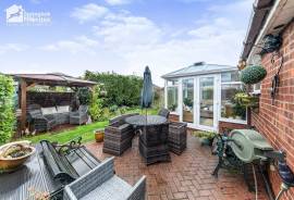 4 bedroom, Detached house for sale