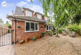 4 bedroom, Detached house for sale