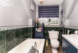 4 bedroom, Detached house for sale