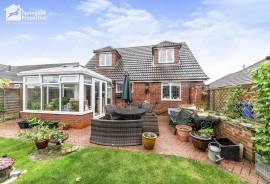 4 bedroom, Detached house for sale