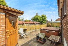3 bedroom, Detached bungalow for sale