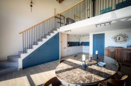 Domaine de charme avec lac, source et piscine Domaine de charme avec lac, source et piscine