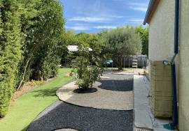 Very Comfortable Single Storey Villa With 4 Bedrooms And Garage On A Private Plot Of 700 M2.