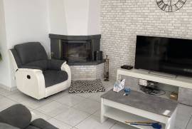 Very Comfortable Single Storey Villa With 4 Bedrooms And Garage On A Private Plot Of 700 M2.