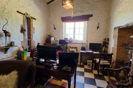 For Sale Bungalow Style House with Barn - Val D'Issoire - 87