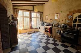 For Sale Bungalow Style House with Barn - Val D'Issoire - 87