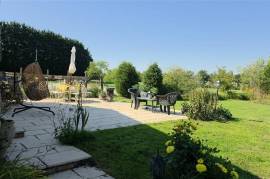 For Sale Bungalow Style House with Barn - Val D'Issoire - 87