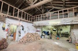 For Sale Bungalow Style House with Barn - Val D'Issoire - 87