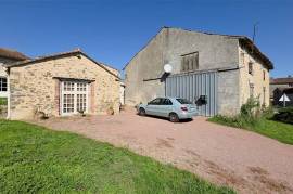 For Sale Bungalow Style House with Barn - Val D'Issoire - 87