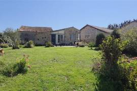 For Sale Bungalow Style House with Barn - Val D'Issoire - 87