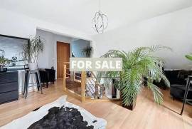 Detached House with Lovely Swimming Pool